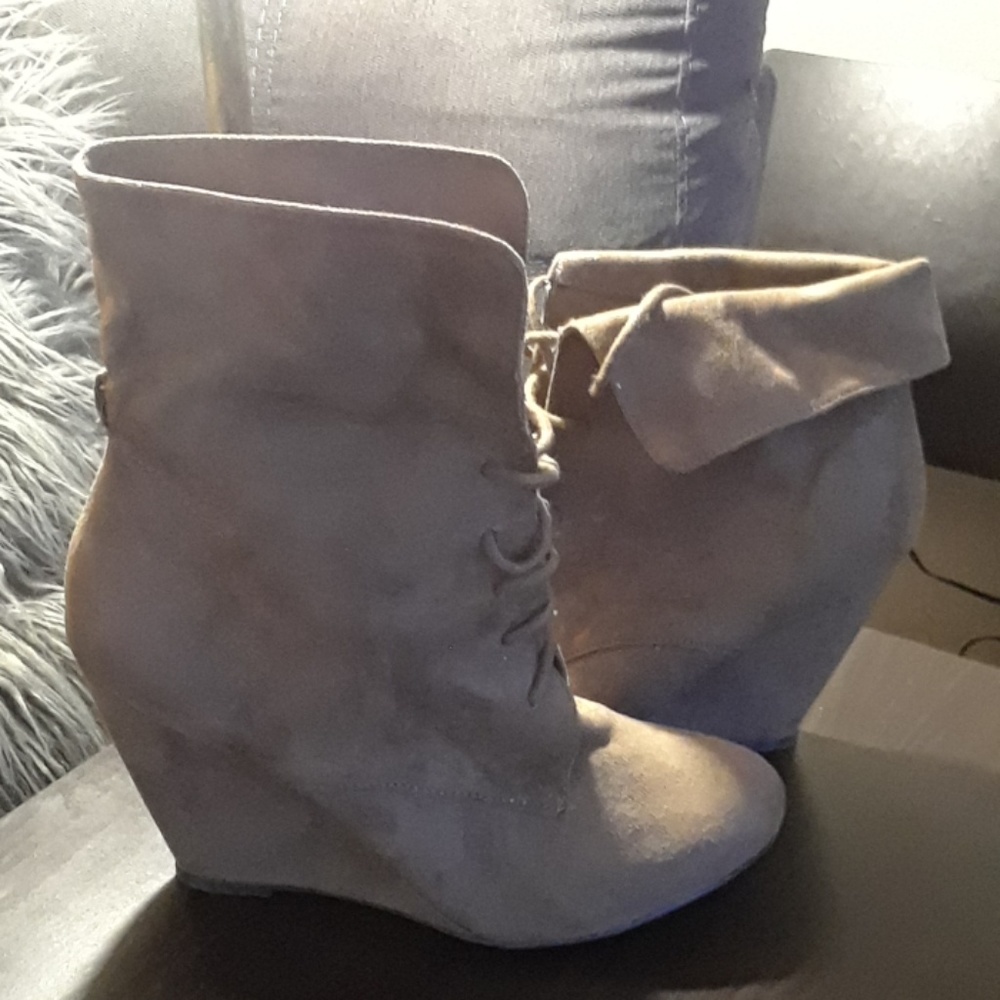 Women's shoes